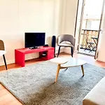 Appartement idéal en plein centre ville proche lac